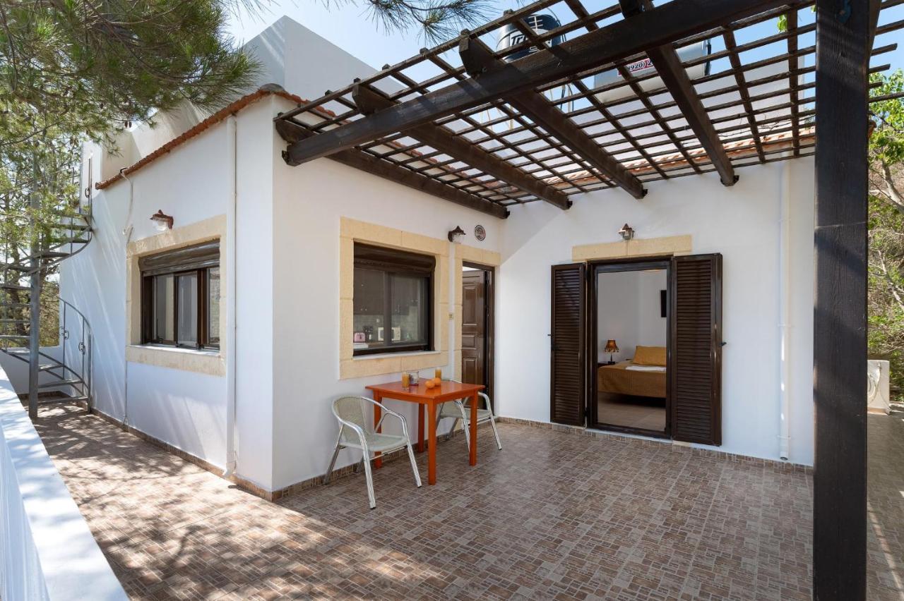 Villas Alexandros 칼라마키 외부 사진