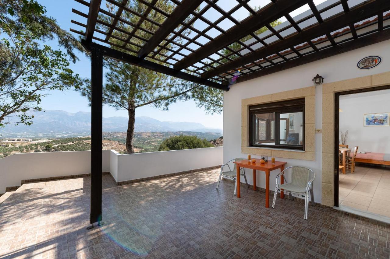 Villas Alexandros 칼라마키 외부 사진