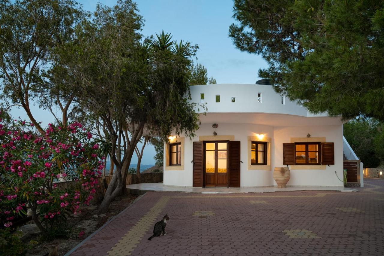 Villas Alexandros 칼라마키 외부 사진