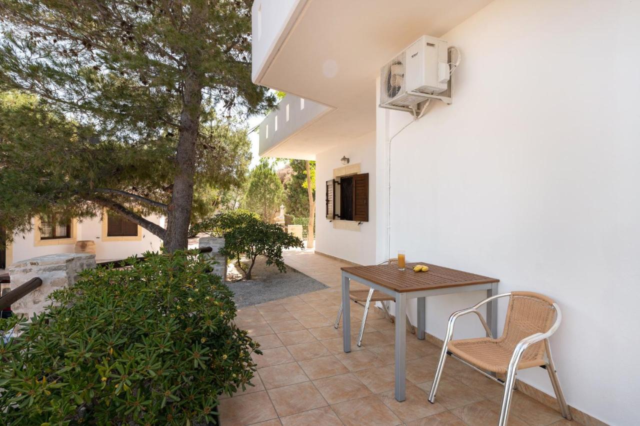 Villas Alexandros 칼라마키 외부 사진