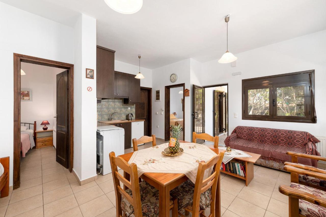 Villas Alexandros 칼라마키 외부 사진