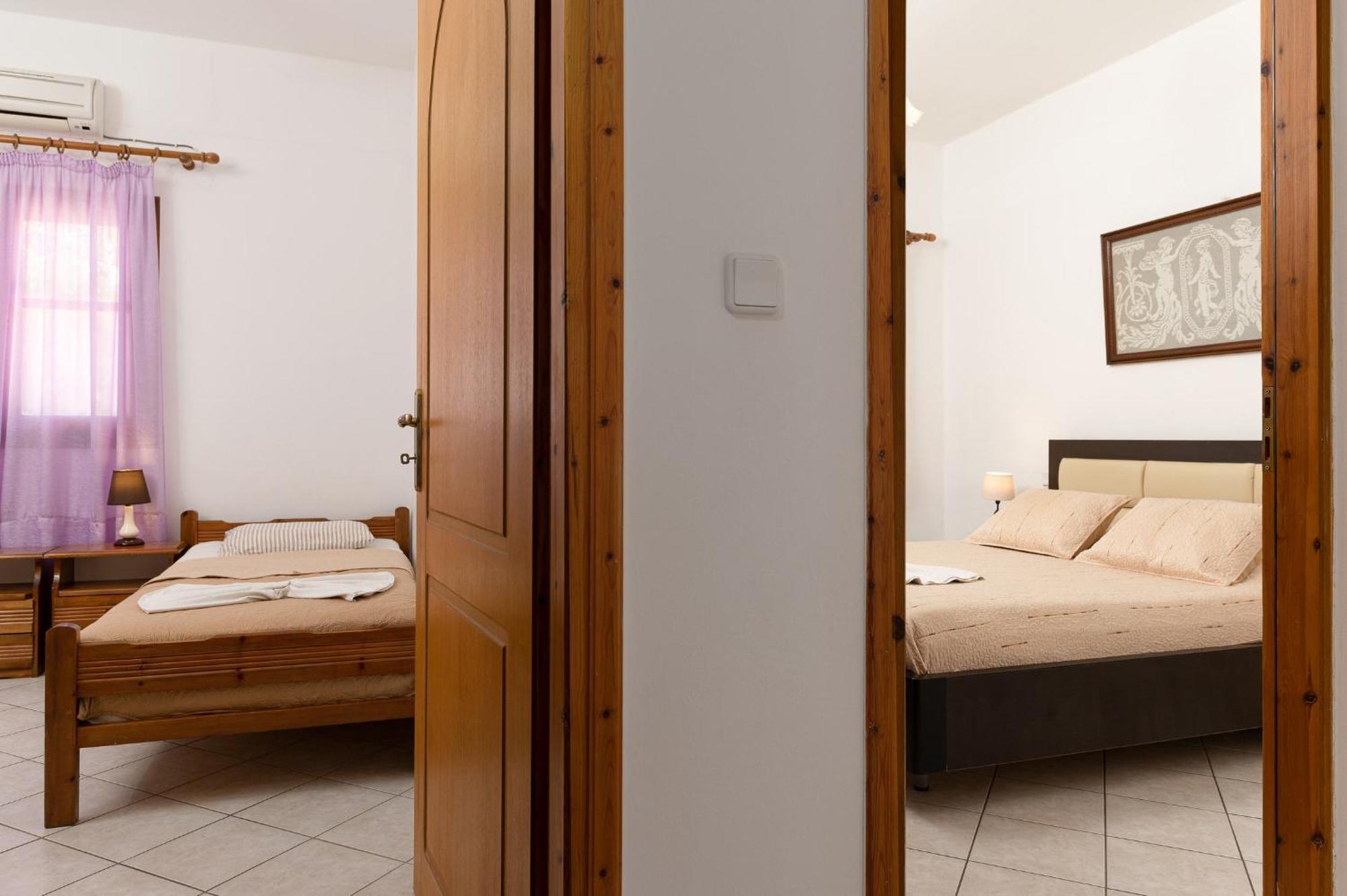 Villas Alexandros 칼라마키 객실 사진