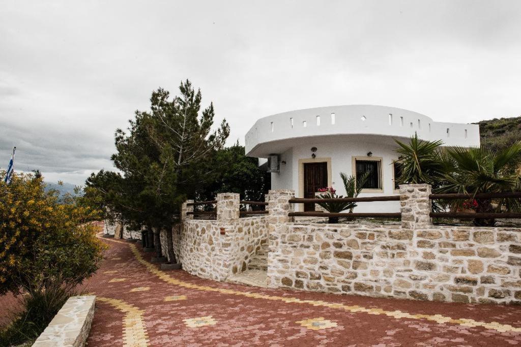 Villas Alexandros 칼라마키 외부 사진